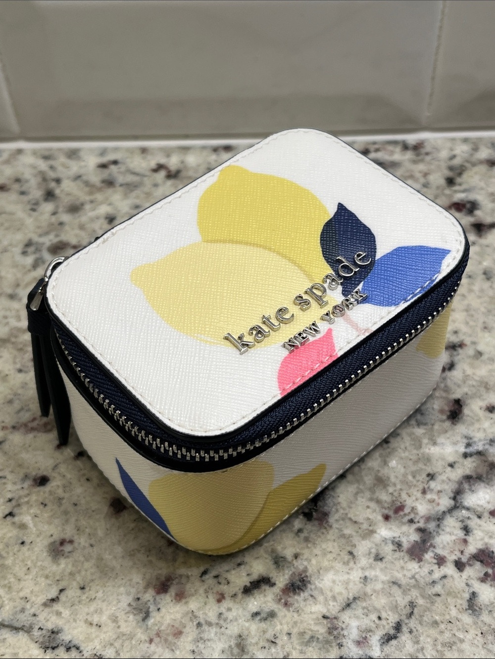 Kate Spade Lemon Zest Compact Jewelry Travel Case EUC